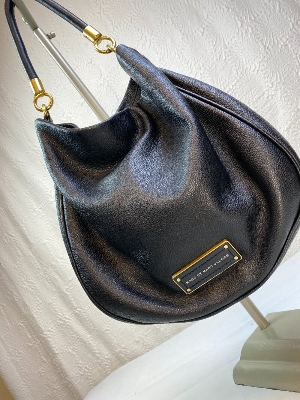 Marc by Marc Jacobs Classic Q Groovee Too Hot Handle Hobo — Marjorie 🖤